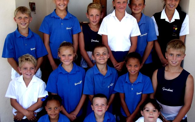 Rekords: Voor vlnr: Nadia Jantjies (Gewigstoot); Joy Hans (80m); Ralph Smit (60m & 80m). Agter vlnr: Caitlyn Otto (Spiesgooi & Diskus); George Groenewald (Gewigstoot); ChloÃ© Coetzee (80m); Niel Engelbrecht (Diskus); Jurie-Johann Groenewald (150mH); Fiona Fourie (200mH, 100m, 200m)